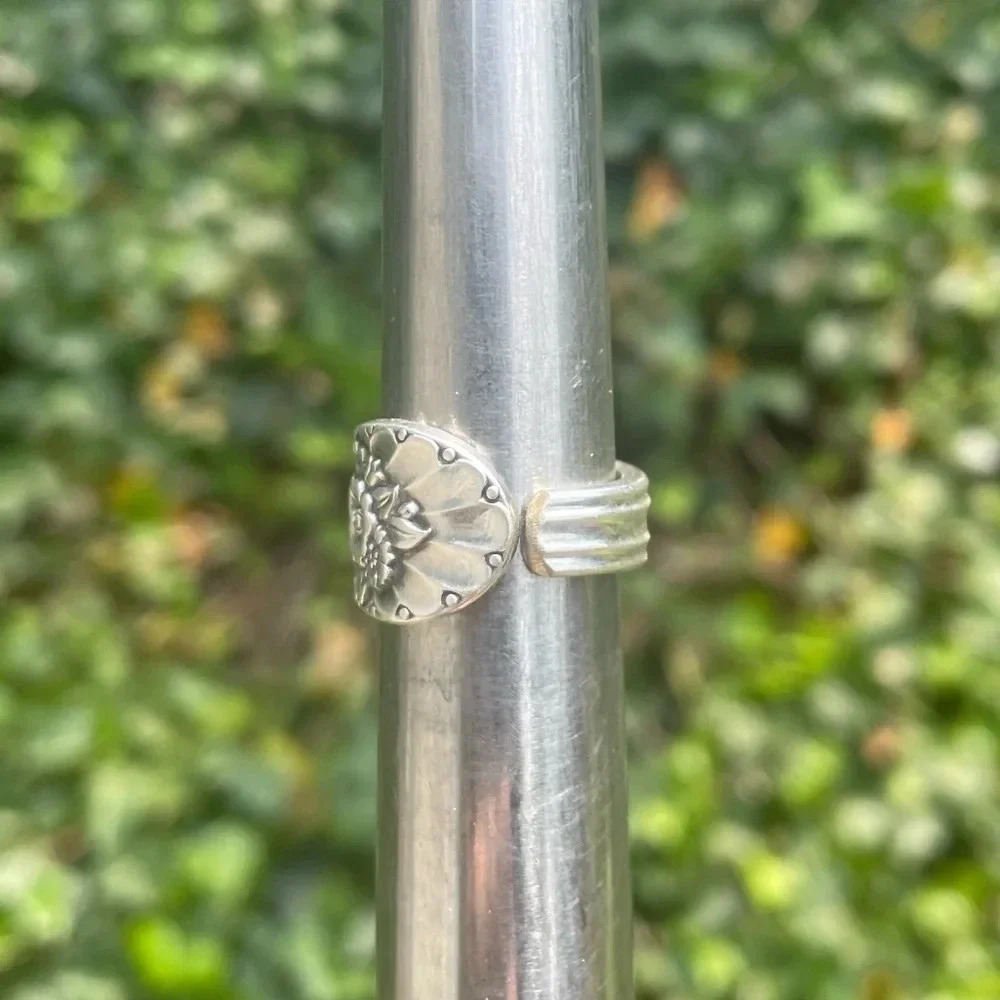 Handmade boho floral spoon ring size 7 - Picture 3 of 3